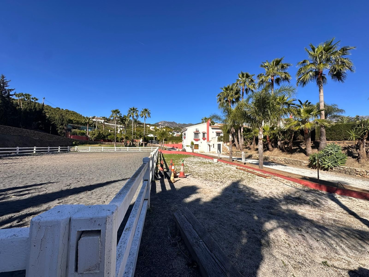 4c01d7bd4b7d2d50de4a06c16a84fcc7 - 3