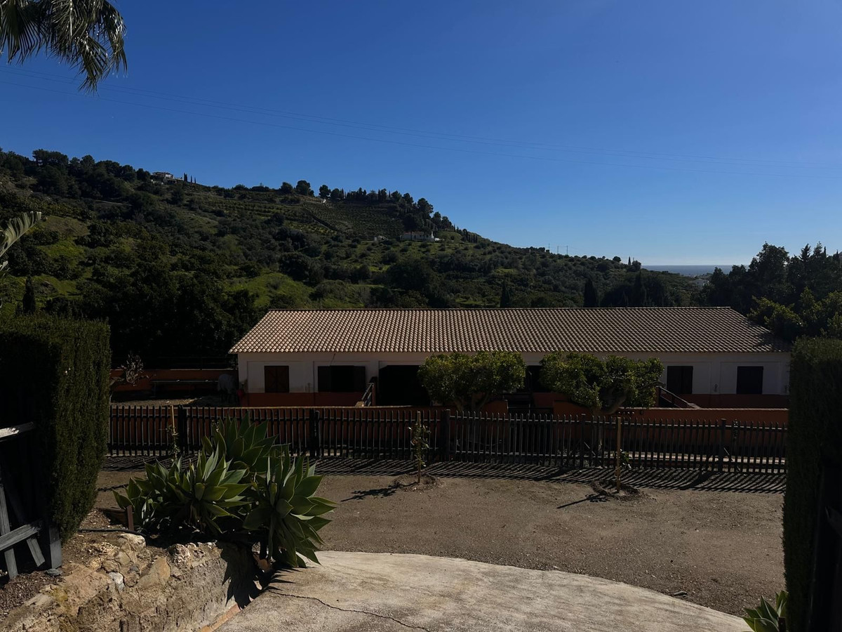 4c01d7bd4b7d2d50de4a06c16a84fcc7 - 4