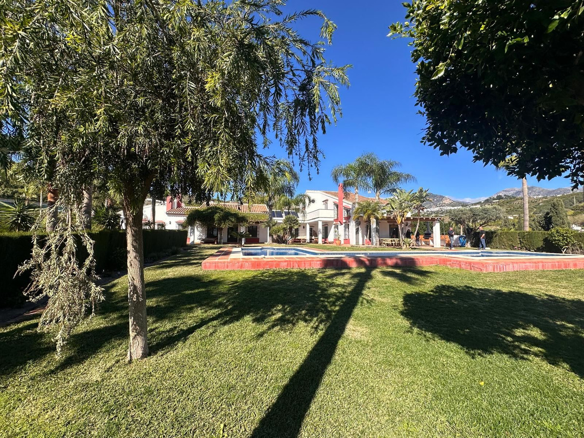 4c01d7bd4b7d2d50de4a06c16a84fcc7 - 8