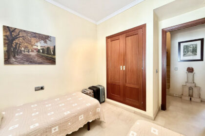 4cf699cdbca23324606e0e85bb1ab143 - 26