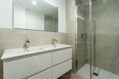 4de7c1505b04a11fb843601a543f69d0 - 10