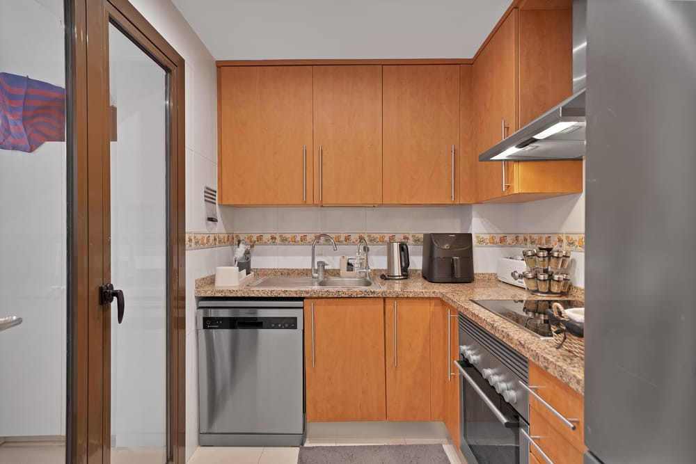 4e0d034a1d9eb43460ceec8bbd4412a6 - 12