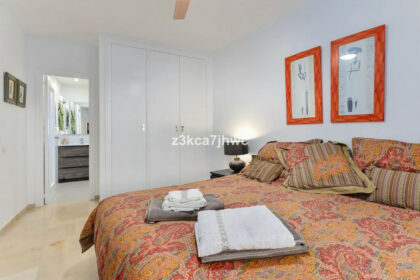 4e33b417a6b1646ecddcf10f559cf09f - 13