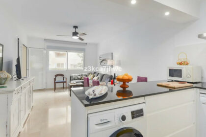 4e33b417a6b1646ecddcf10f559cf09f - 9