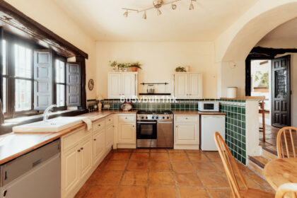 501c2a447c984ac74308615aec98c67f - 10