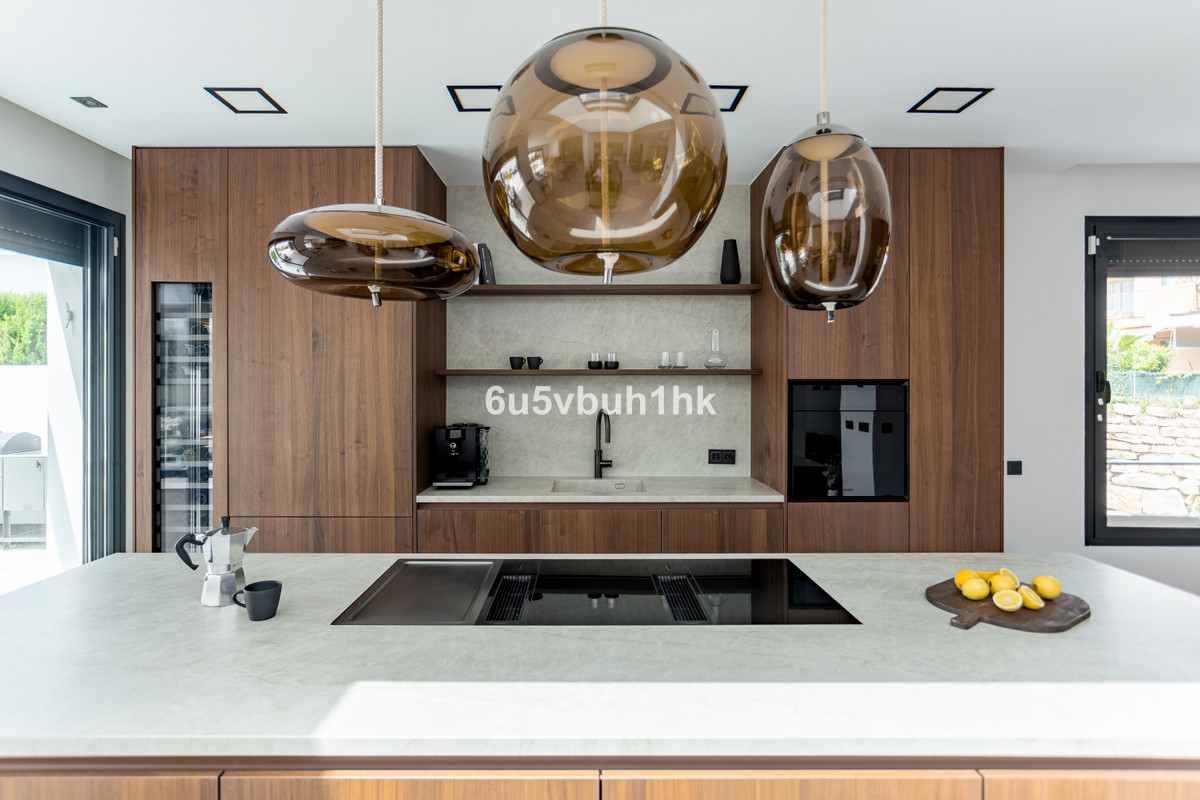 50930bca6ac3afea082052f7e295805b - 12