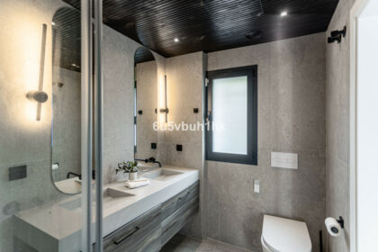 50930bca6ac3afea082052f7e295805b - 18