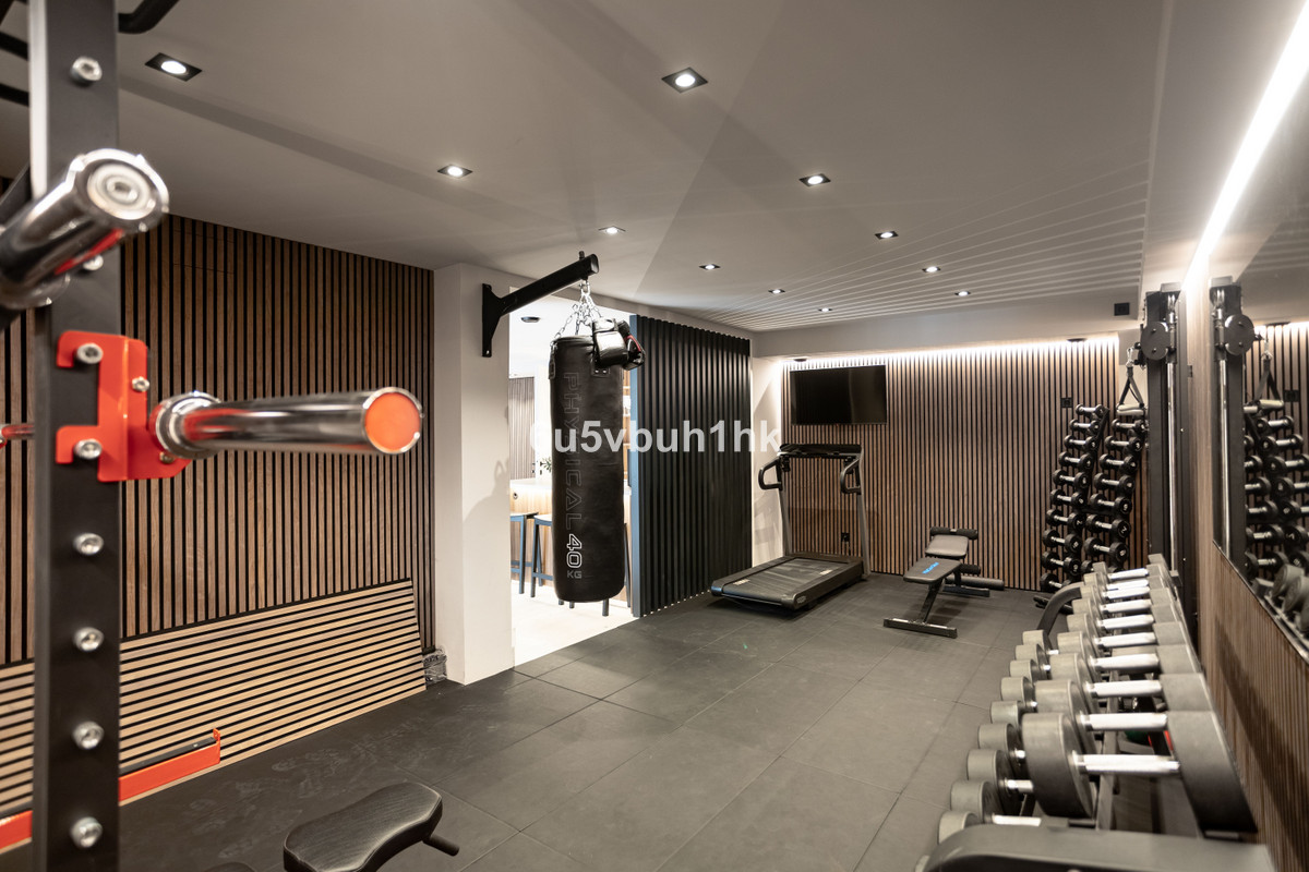 50930bca6ac3afea082052f7e295805b - 46