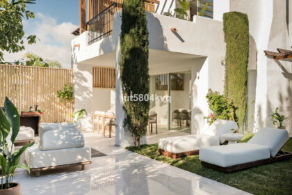 523785a9ffc6143f5286ad647bc5a83d - 20