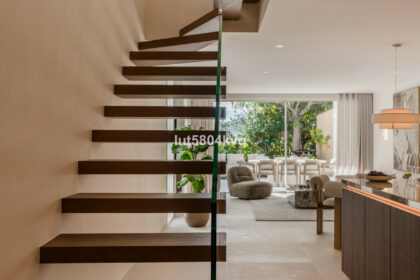 523785a9ffc6143f5286ad647bc5a83d - 33