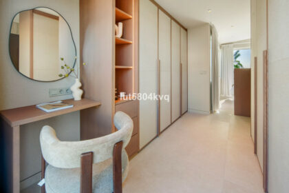 523785a9ffc6143f5286ad647bc5a83d - 7