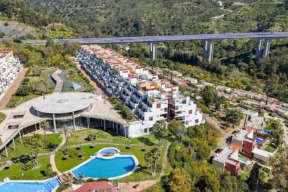 525f8549ea103f5aa865031308f3d7ec - 1