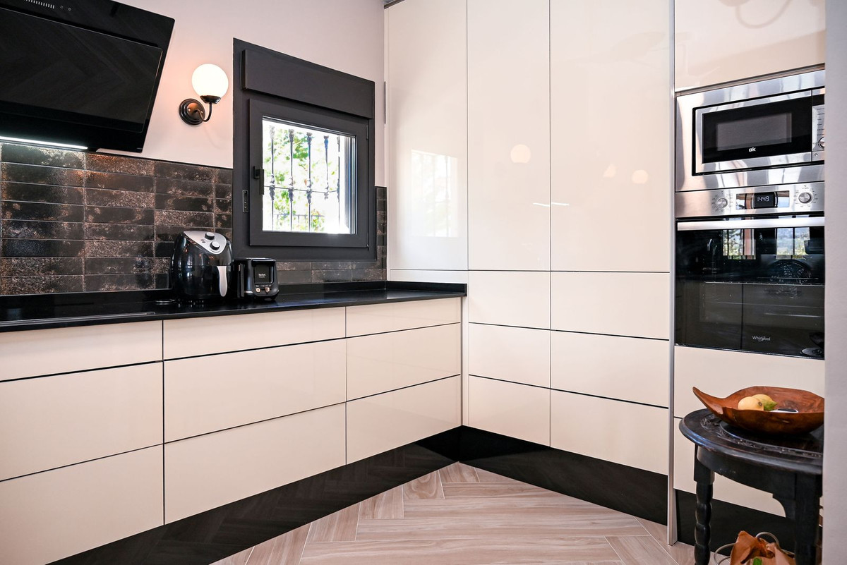 52c86a93048f9f827314bdbc19e3a3a2 - 26