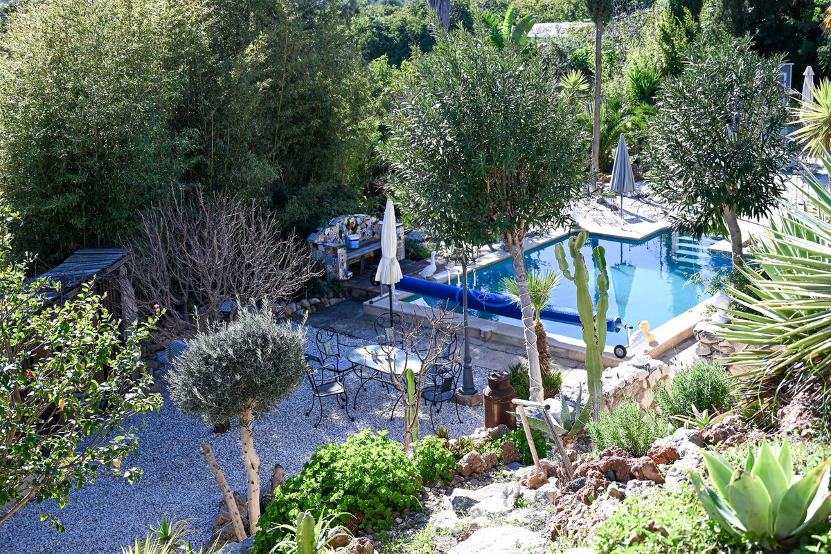 52c86a93048f9f827314bdbc19e3a3a2 - 3