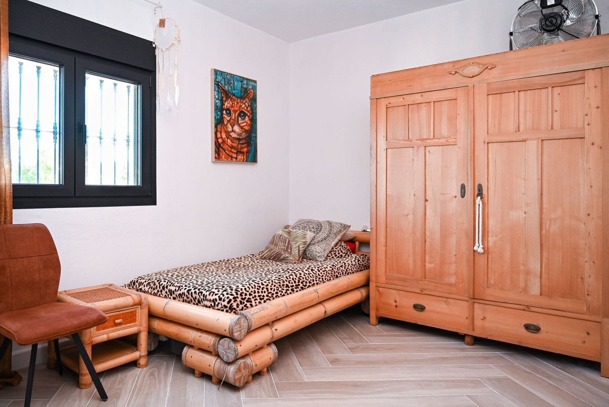 52c86a93048f9f827314bdbc19e3a3a2 - 44