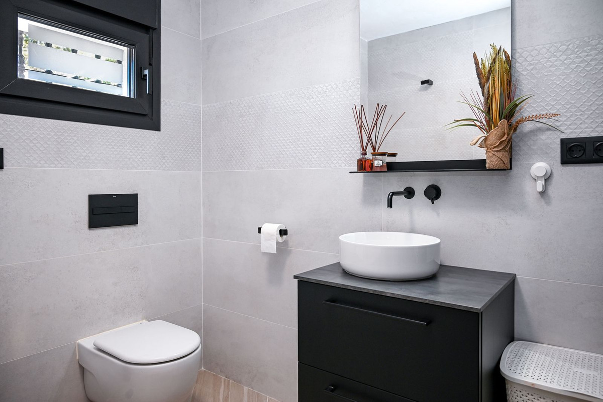 52c86a93048f9f827314bdbc19e3a3a2 - 53