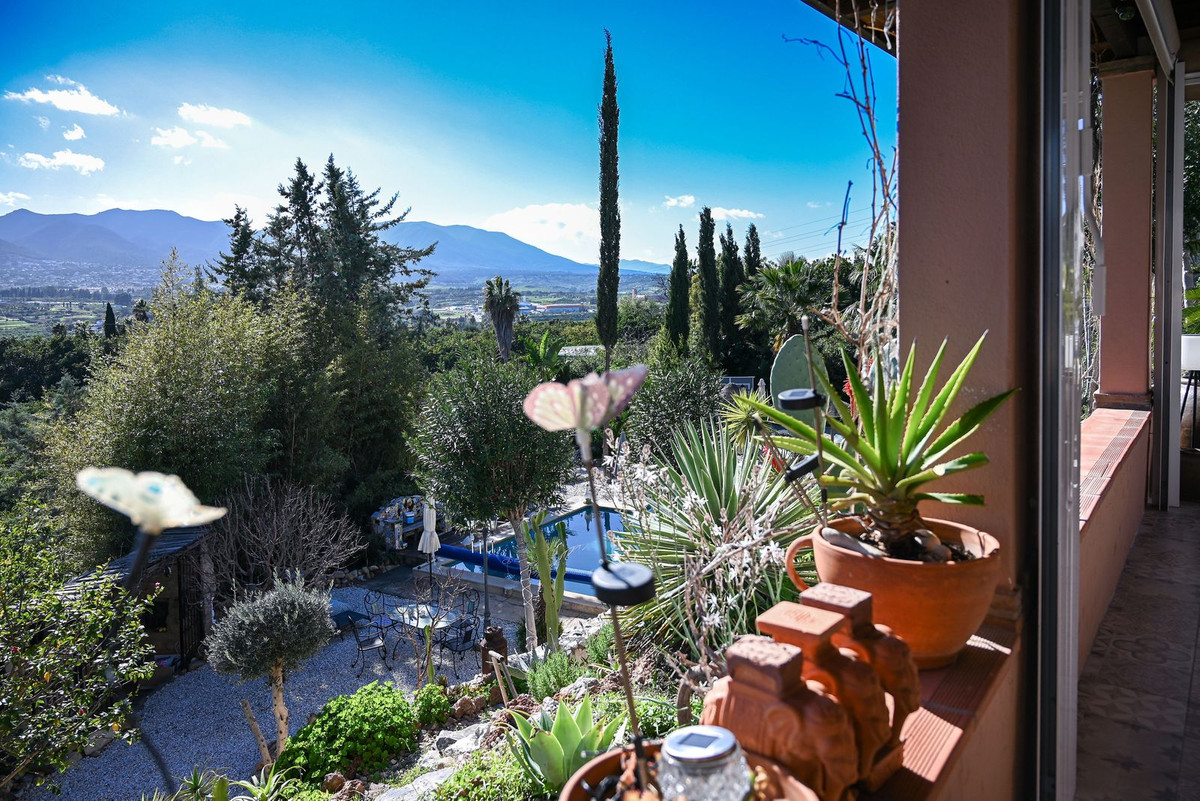 52c86a93048f9f827314bdbc19e3a3a2 - 62