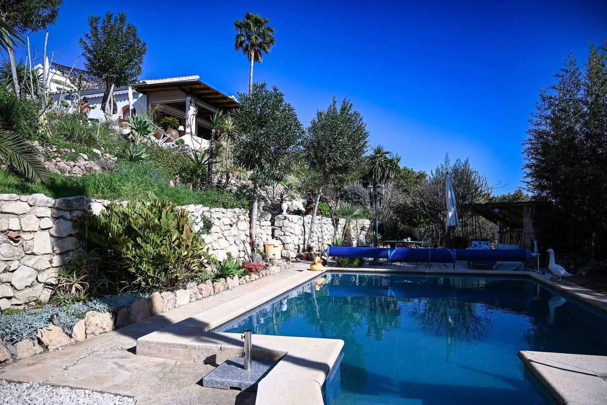 52c86a93048f9f827314bdbc19e3a3a2 - 65