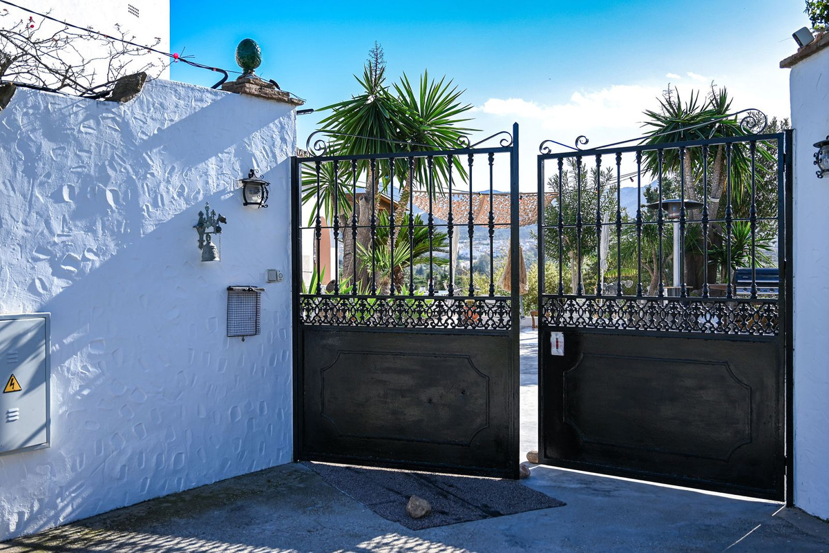 52c86a93048f9f827314bdbc19e3a3a2 - 71