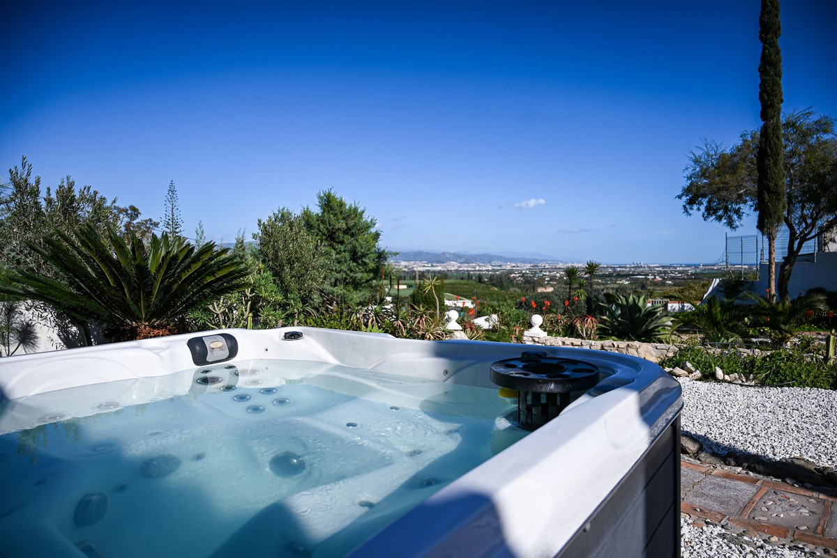 52c86a93048f9f827314bdbc19e3a3a2 - 72