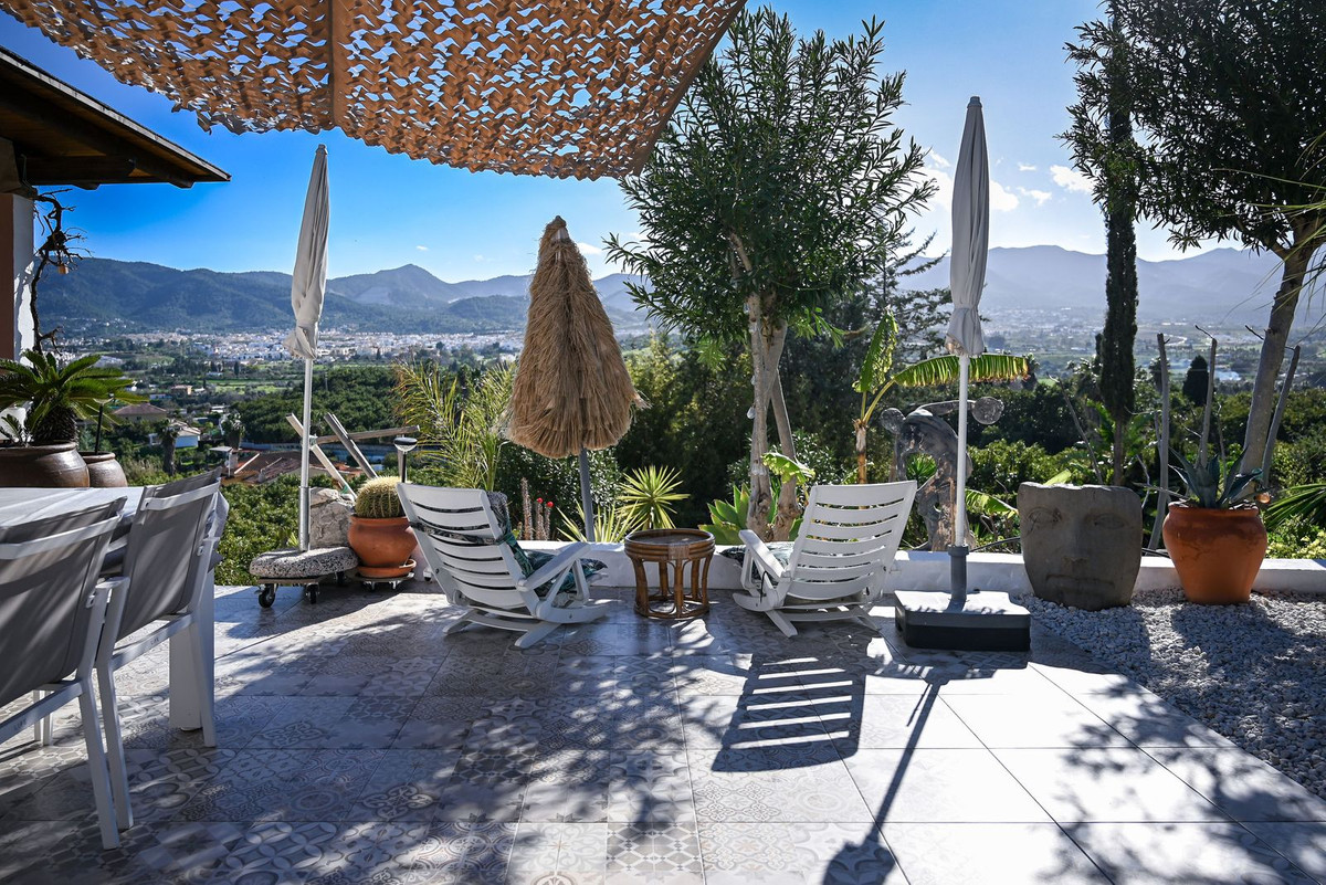 52c86a93048f9f827314bdbc19e3a3a2 - 73