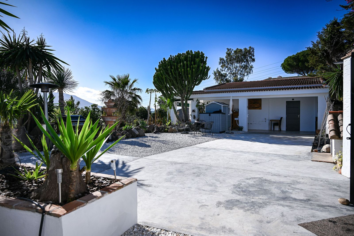 52c86a93048f9f827314bdbc19e3a3a2 - 74