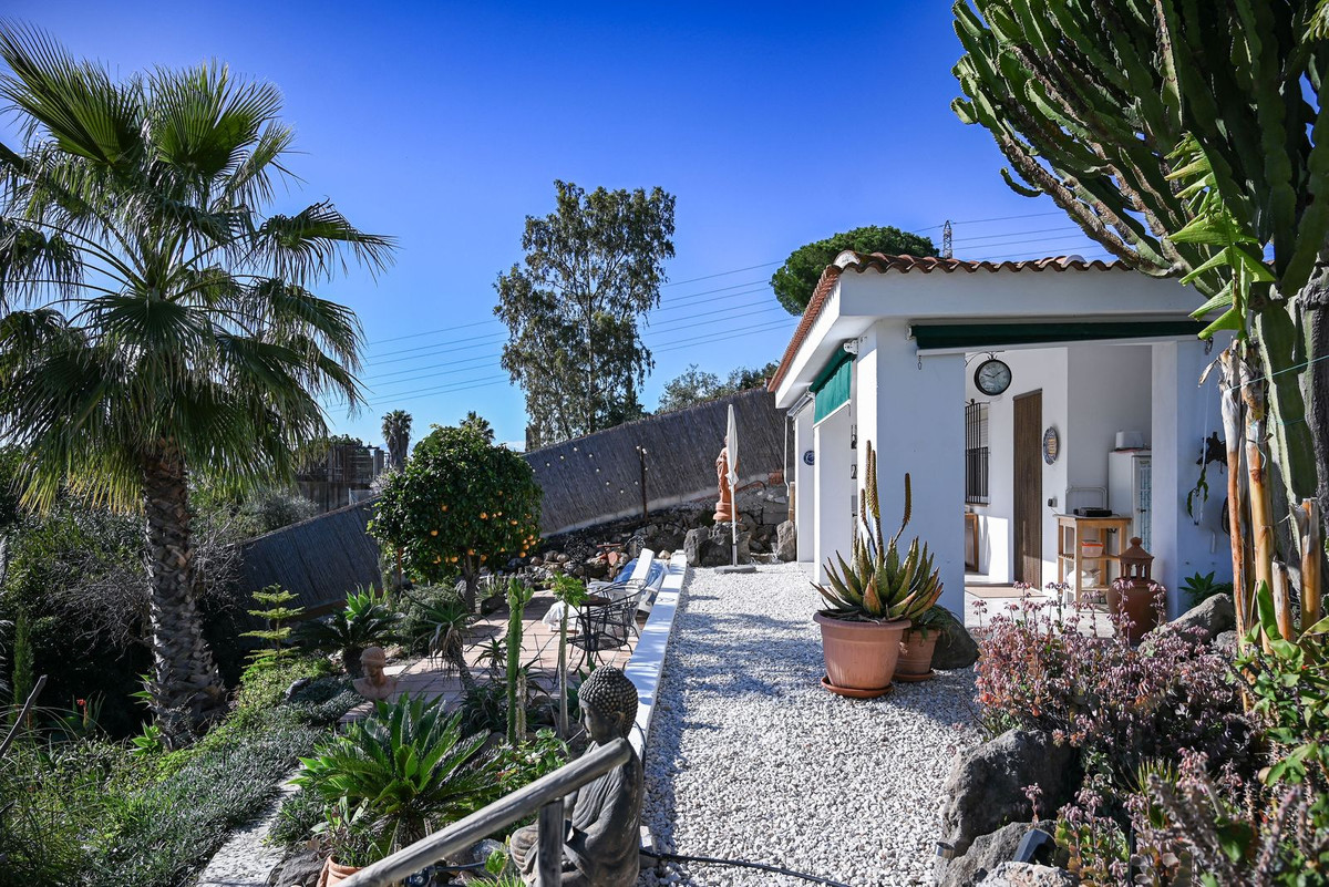 52c86a93048f9f827314bdbc19e3a3a2 - 77