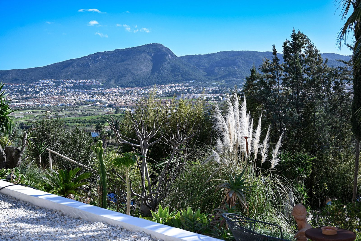 52c86a93048f9f827314bdbc19e3a3a2 - 80