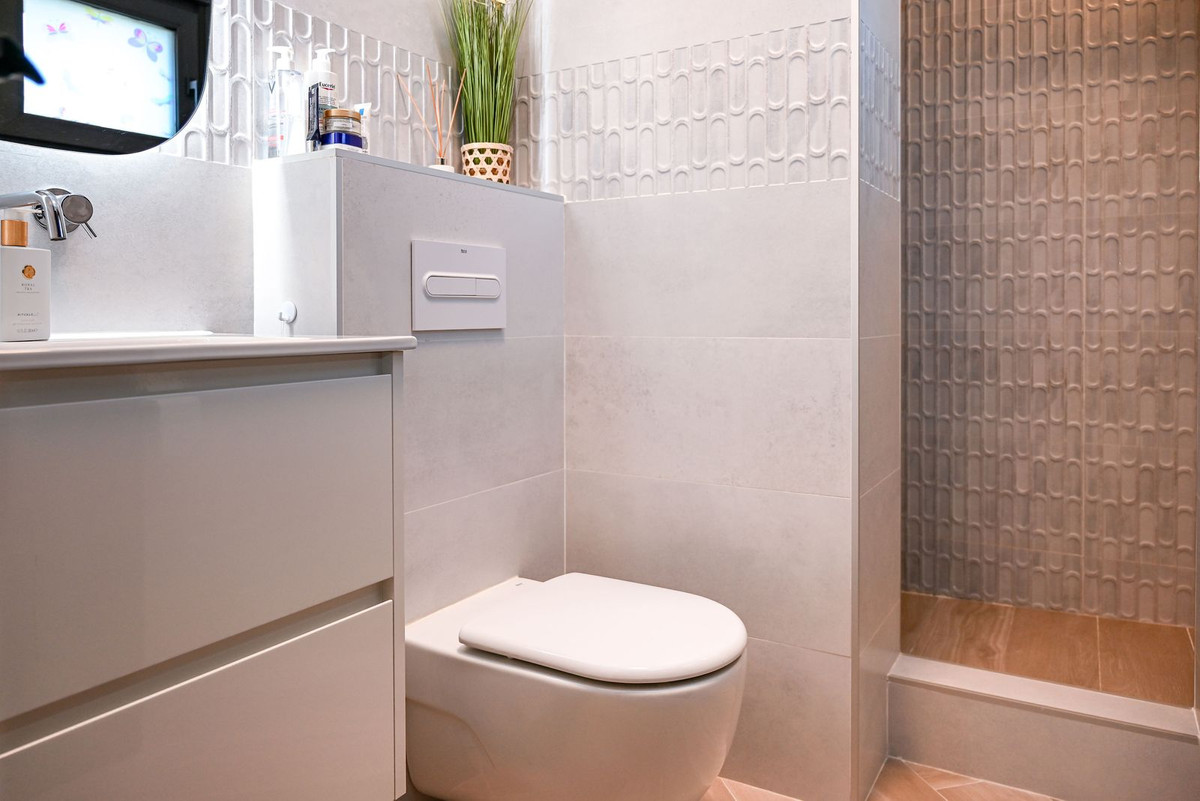 52c86a93048f9f827314bdbc19e3a3a2 - 82