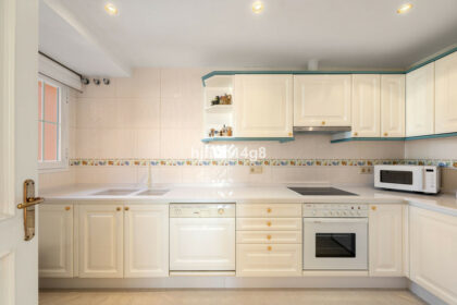 559772362812919ebc5f4505c2c5f66f - 9