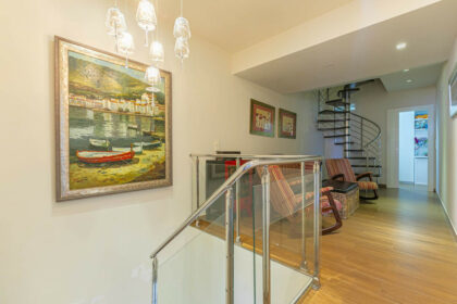 559886751c67b8c55180c9efb739b012 - 12