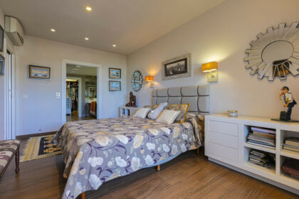 559886751c67b8c55180c9efb739b012 - 14