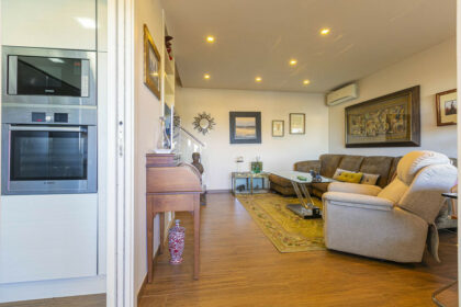 559886751c67b8c55180c9efb739b012 - 4