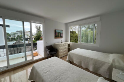 5726d1d3d4716436068fcff0a11fb5e2 - 11