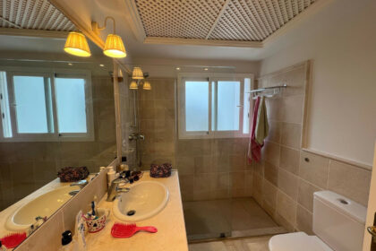 5726d1d3d4716436068fcff0a11fb5e2 - 14