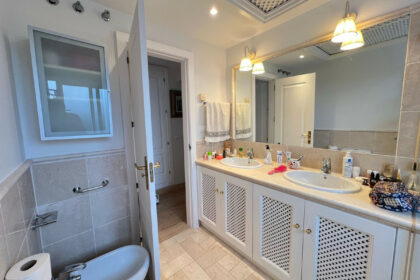 5726d1d3d4716436068fcff0a11fb5e2 - 15