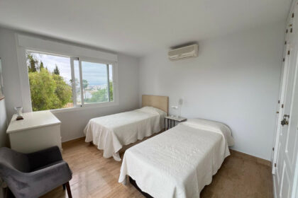 5726d1d3d4716436068fcff0a11fb5e2 - 8