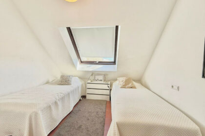 5734b3c3c647ab9efa493e5ba6d7f46e - 9