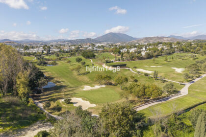 57beecc0a9022fe4ca784f403ee4bb49 - 21