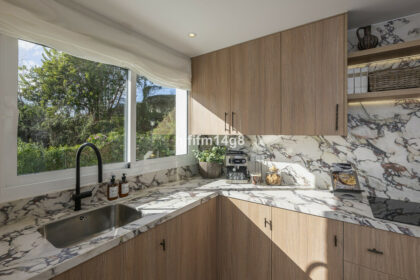 57beecc0a9022fe4ca784f403ee4bb49 - 9