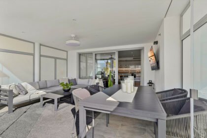 581383aef87a7907719a4c8c230c83d8 - 12