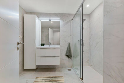 581383aef87a7907719a4c8c230c83d8 - 15