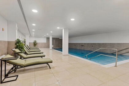 581383aef87a7907719a4c8c230c83d8 - 24