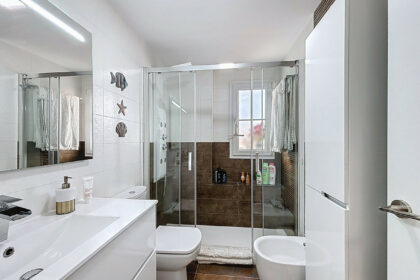 5818565bdc010d4ea4c2add34c70dbbd - 11