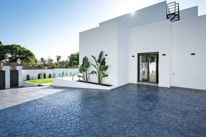 5a30e72be7d74b1057aecfcde34a8a60 - 18