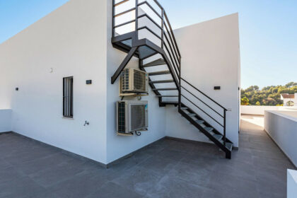 5a30e72be7d74b1057aecfcde34a8a60 - 44