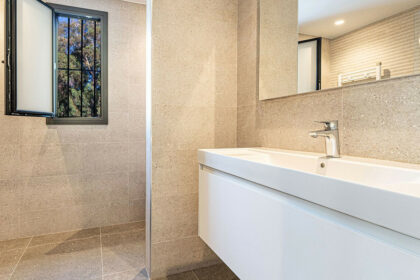 5a30e72be7d74b1057aecfcde34a8a60 - 52