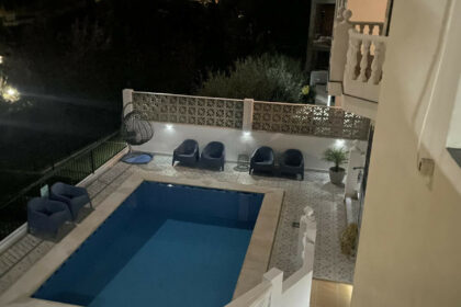 5c082c5e4d63cd6da1434a754a3c5b31 - 12