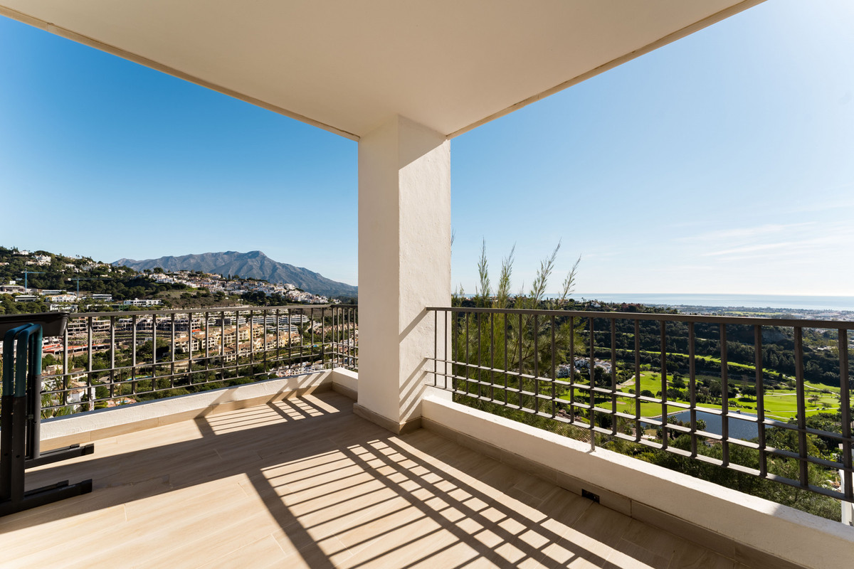 5c94323fdd3a88f479578587a0e5b63a - 18