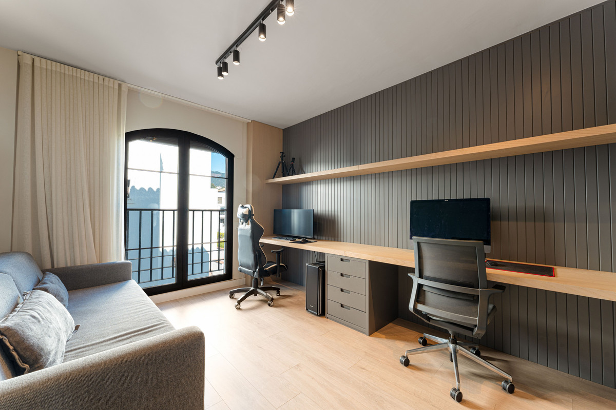 5c94323fdd3a88f479578587a0e5b63a - 21